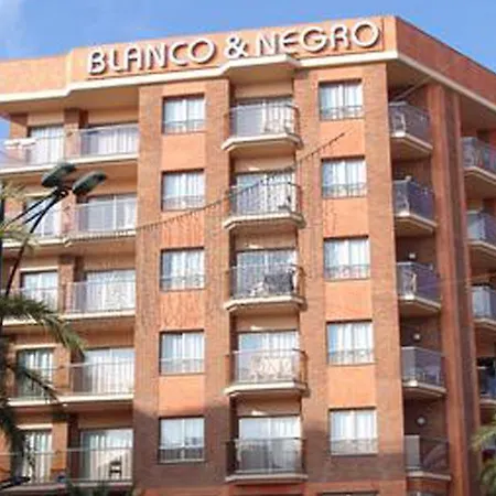 Blanco Y Negro 3* יורט דה מאר