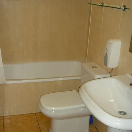 Blanco Y Negro מלון 3*