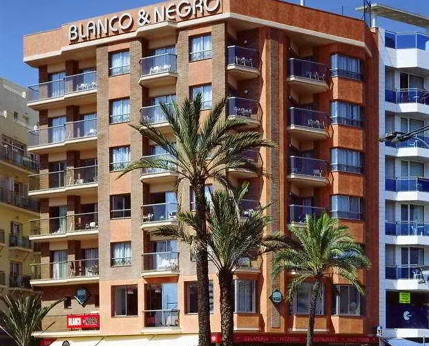 Blanco Y Negro Hotell