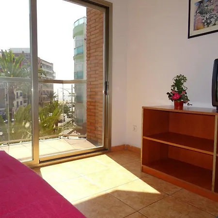 Blanco Y Negro Отель Льорет-де-Мар