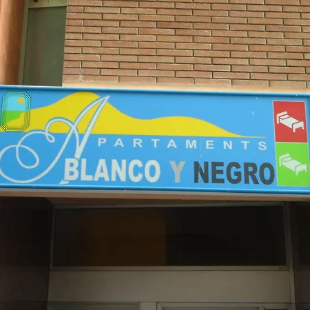 Blanco Y Negro * Lloret de Mar