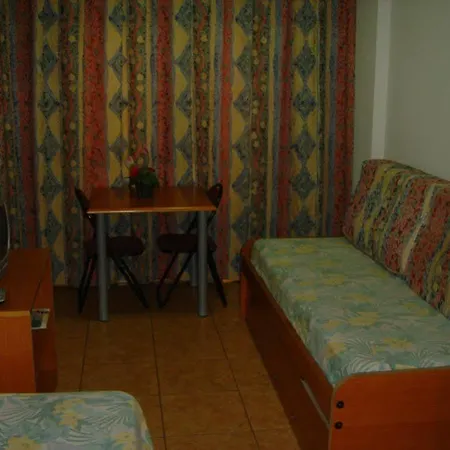 Apartman Blanco Y Negro