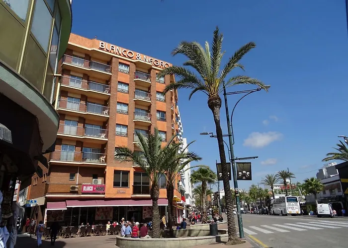 Blanco Y Negro Hotel 3*