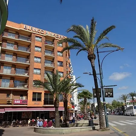 Blanco Y Negro Hotel 3*