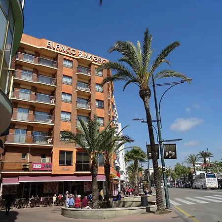 Blanco Y Negro Hotel 3*